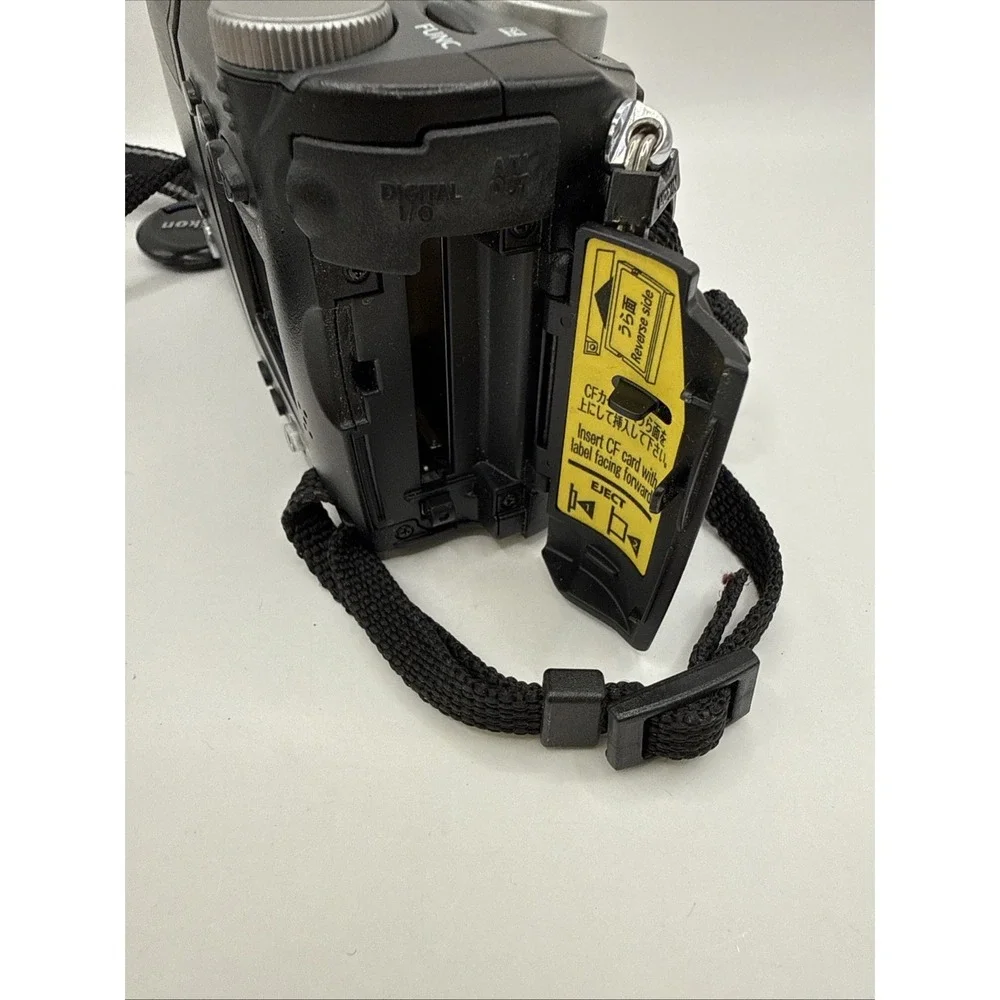Nikon Coolpix 4500 4.0 MP 1.5